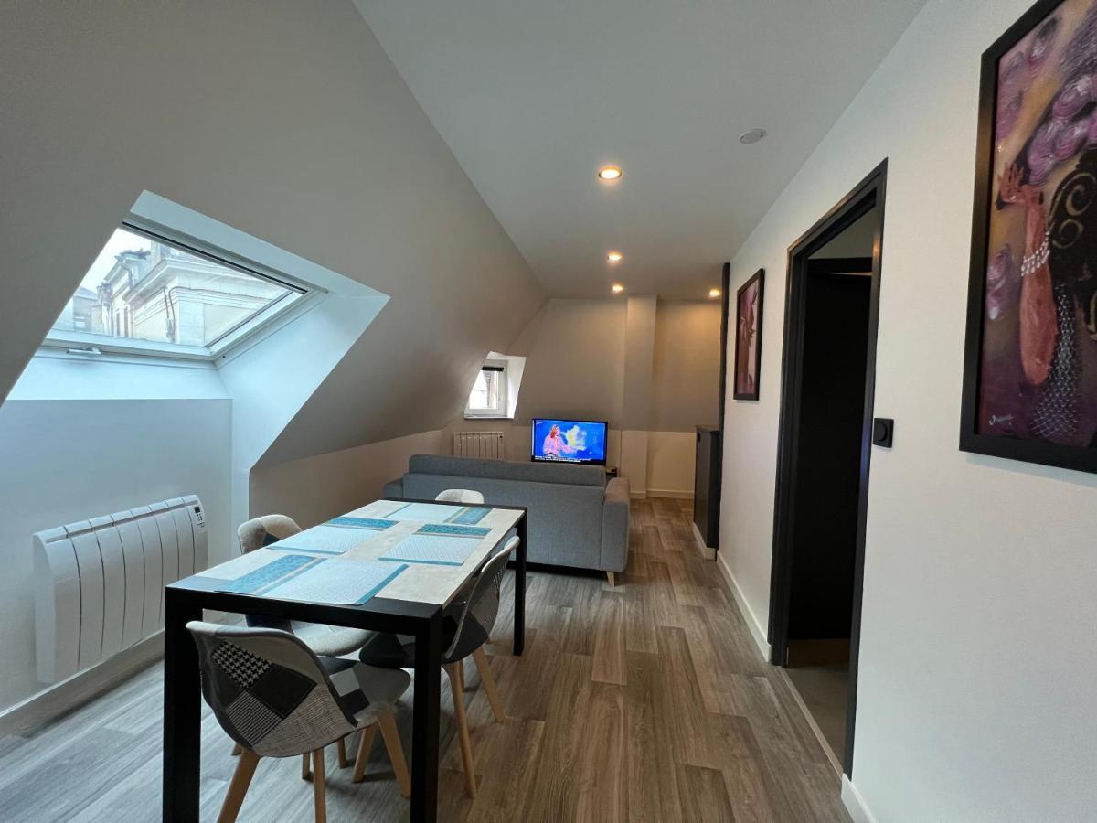 Apartament Le Vieux Laval Laval  Zewnętrze zdjęcie